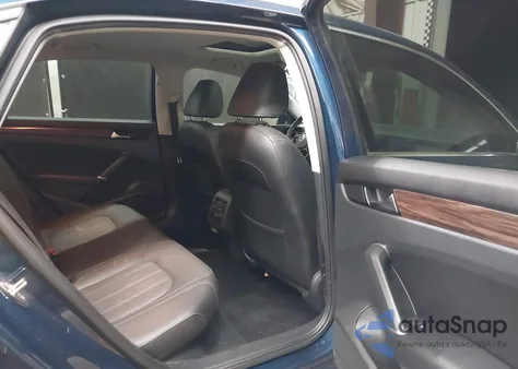 2020 Volkswagen Passat 2.0T Sel z USA, uszkodzony, nr VIN 1VWCA7A35LC016822